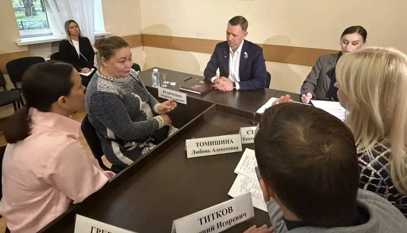 Андрей Кравченко принимает жителей в городском театре Новороссийска  