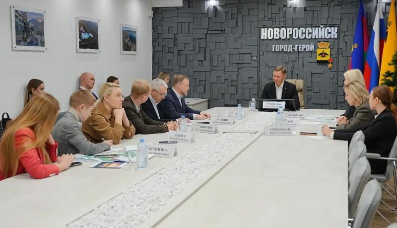 Андрей Кравченко провел встречу с представителями Ассоциации &laquo;Парки России&raquo;