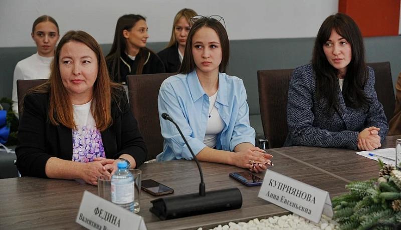 Андрей Кравченко вручил дипломы победителям ежегодного конкурса &laquo;Мой город &ndash; Новороссийск&raquo;