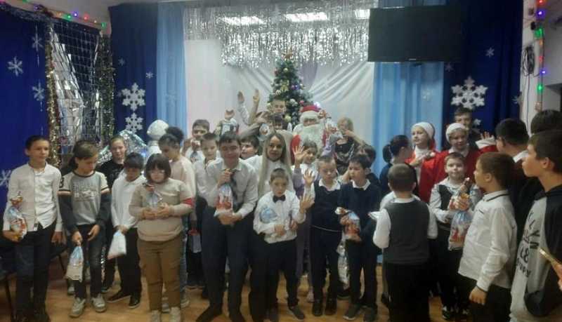 Благотворительный фонд &laquo;Сердца поколений&raquo; порадовал особенных детей новогодними подарками