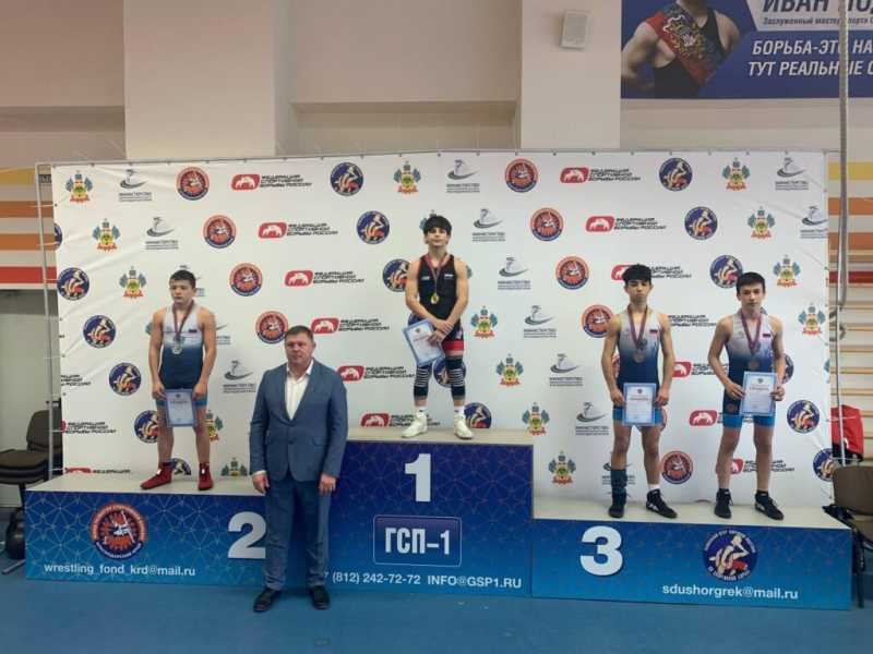Десять новороссийских греко &ndash; римских борцов завоевали путевки на первенство ЮФО