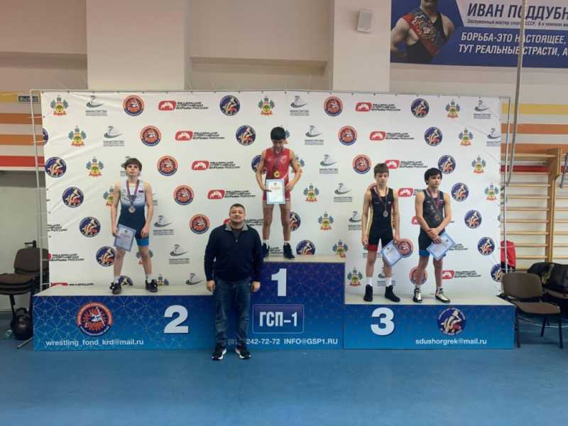 Десять новороссийских греко &ndash; римских борцов завоевали путевки на первенство ЮФО