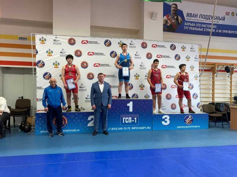 Десять новороссийских греко &ndash; римских борцов завоевали путевки на первенство ЮФО
