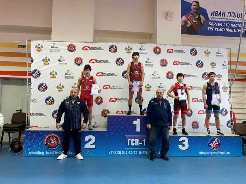 Десять новороссийских греко &ndash; римских борцов завоевали путевки на первенство ЮФО