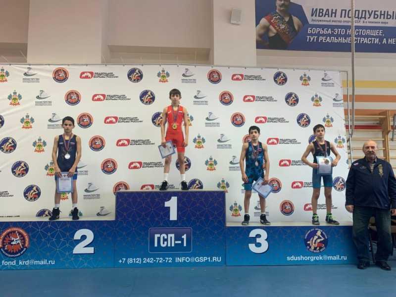 Десять новороссийских греко &ndash; римских борцов завоевали путевки на первенство ЮФО