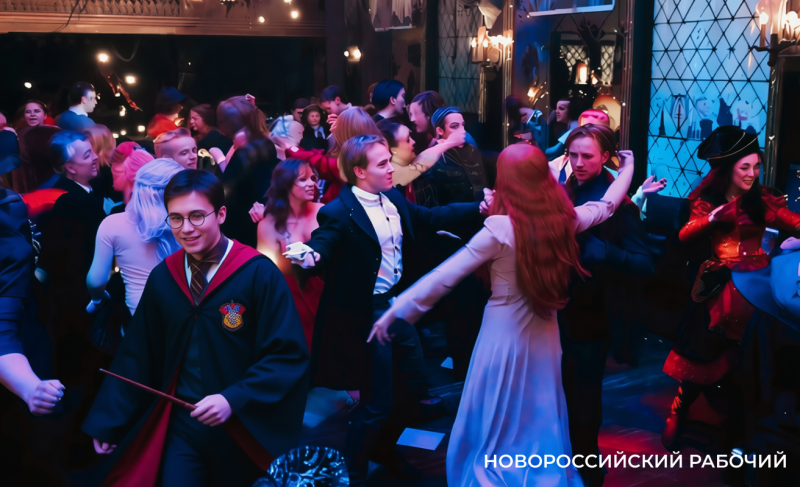 До Нового года осталось 12 дней! Что надеть в новогоднюю ночь