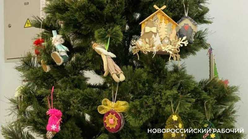 До Нового года осталось 22 дня! Как ухаживать за искусственной елкой, чтобы она прослужила не один год