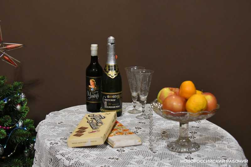 До Нового года осталось 7 дней! Декор и сервировка новогоднего стола в разных стилях