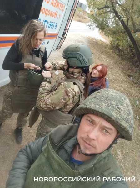 Главный спасатель Новороссийска Алексей Одеров закрывает люки, возит гуманитарку и выручает котиков