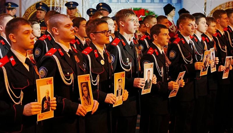 &laquo;Гордость и слава России&raquo;: в Новороссийске состоялся новогодний бал кадет, посвященный Году защитника Отечества