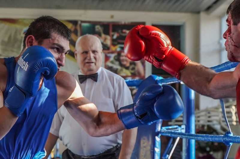 История чемпионов. Бокс в Новороссийске начинался на Портовой