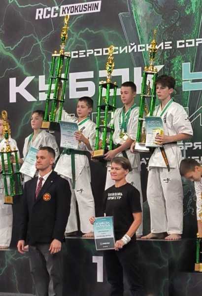 Юные каратисты из Новороссийска привезли победы с Урала