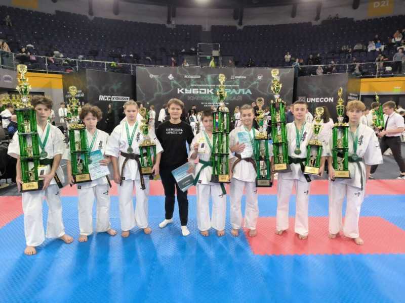 Юные каратисты из Новороссийска привезли победы с Урала