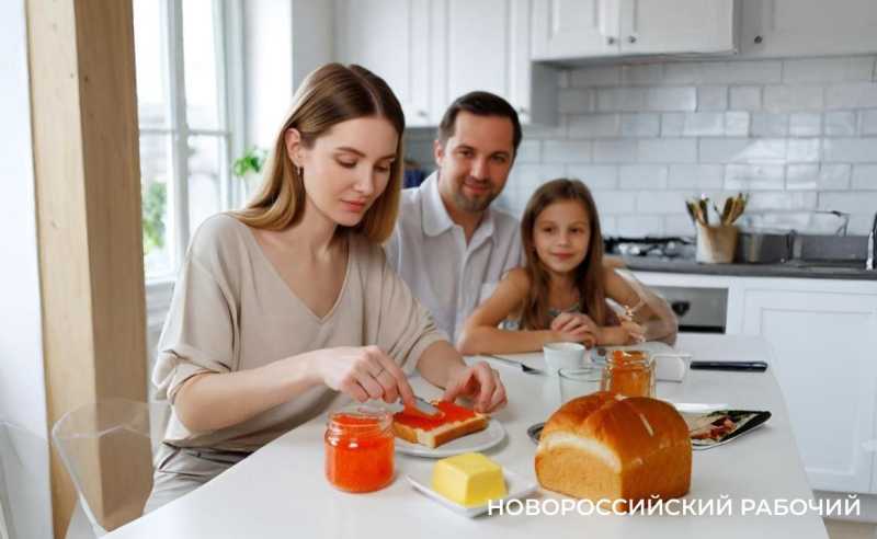 Красная икра: деликатес или опасность? Правда о пользе и скрытых рисках