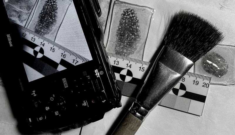 Курьер-воришка: доставка обернулась кражей из автомобиля в Новороссийске 