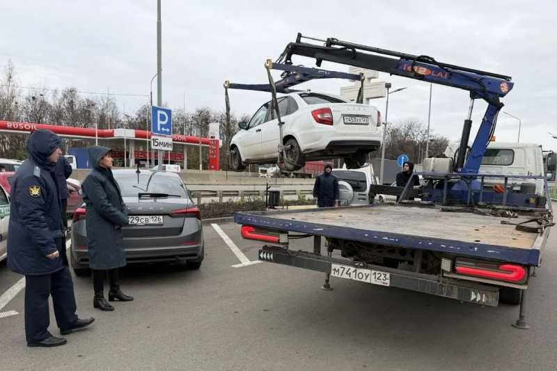 Межведомственная акция по побуждению автовладельцев к погашению задолженности прошла в Краснодаре