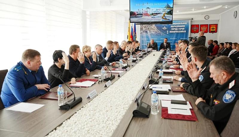 На внеочередном заседании городской Думы депутаты Новороссийска проголосовали за назначение дополнительных мер соцподдержки отдельных категорий граждан