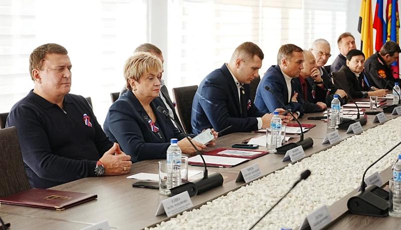 На внеочередном заседании городской Думы депутаты Новороссийска проголосовали за назначение дополнительных мер соцподдержки отдельных категорий граждан