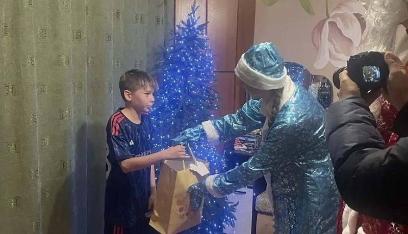 Новогодние мечты юных новороссийцев уже начали сбываться благодаря акции &laquo;Подари ребенку праздник!&raquo;