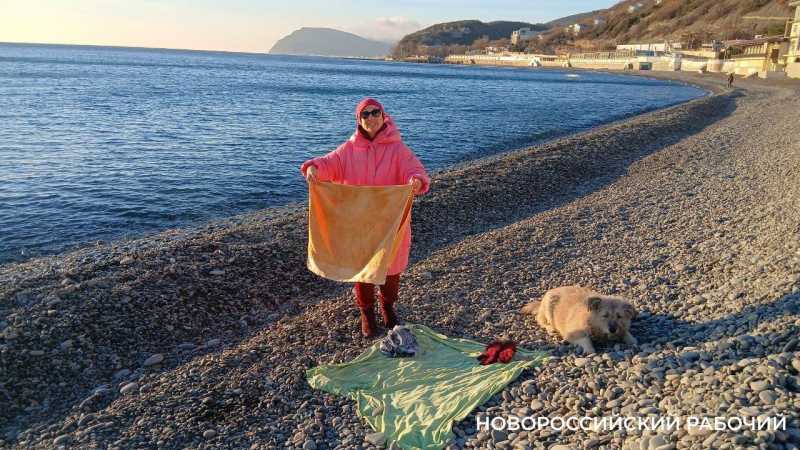 Новороссийские &laquo;моржи&raquo; выбирают пляжи в зависимости от направления ветра