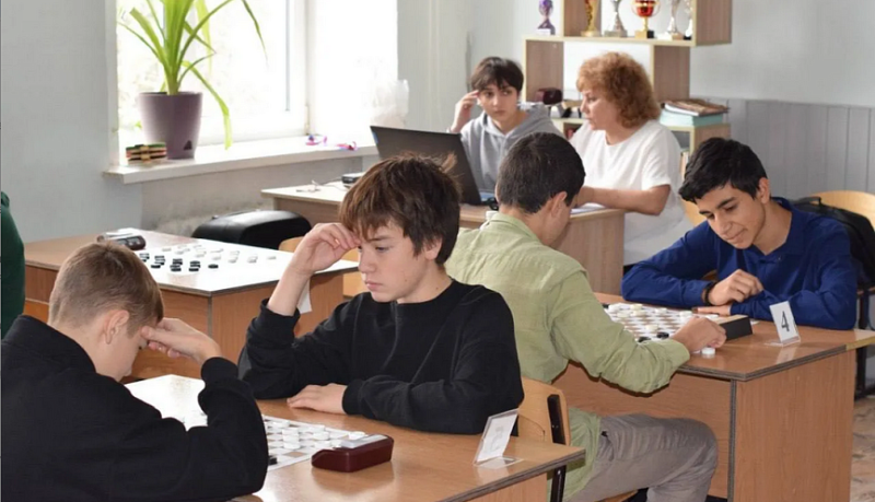 Новороссийские спортсмены показали блестящие результаты на краевых соревнованиях по стоклеточным шашкам