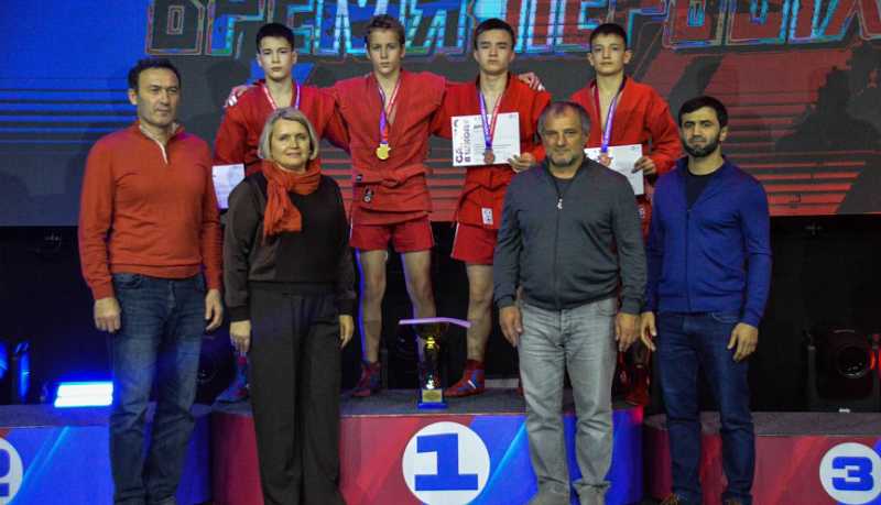 Новороссийские спортсмены показали высокий уровень подготовки на &laquo;Школьной лиге самбо&raquo; &laquo;Время первых&raquo;