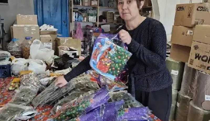 Новороссийские волонтеры готовят новогодние подарки для участников СВО