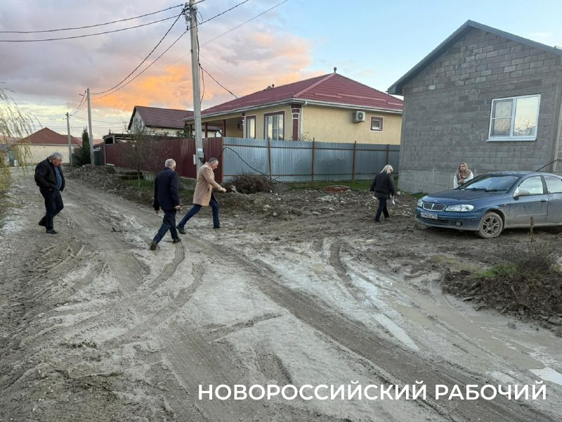 &laquo;Понаехи&raquo; подождут. В Новороссийске ливневки сделают тем, кто ждет их по 60 лет