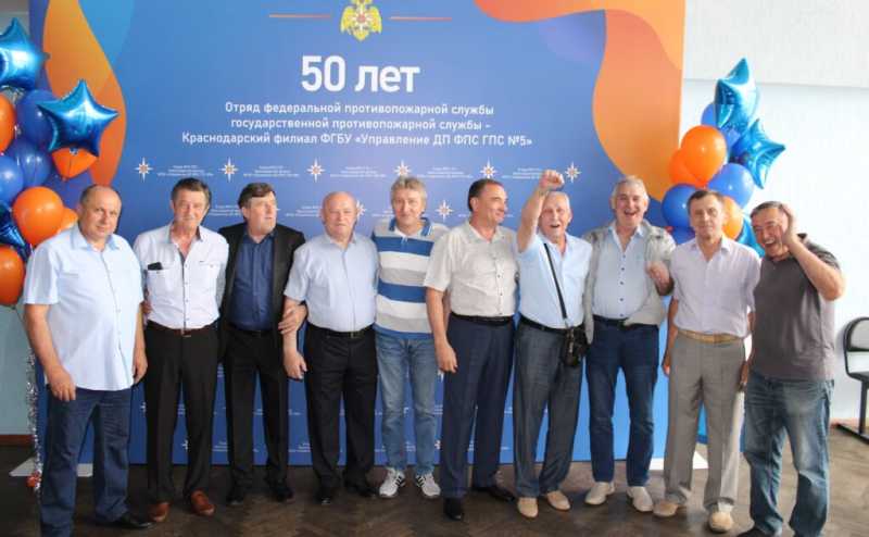 Сегодня исполняется 80 лет Виктору Насонову, который стоял у истоков создания пожарной охраны нефтебаз Новороссийска