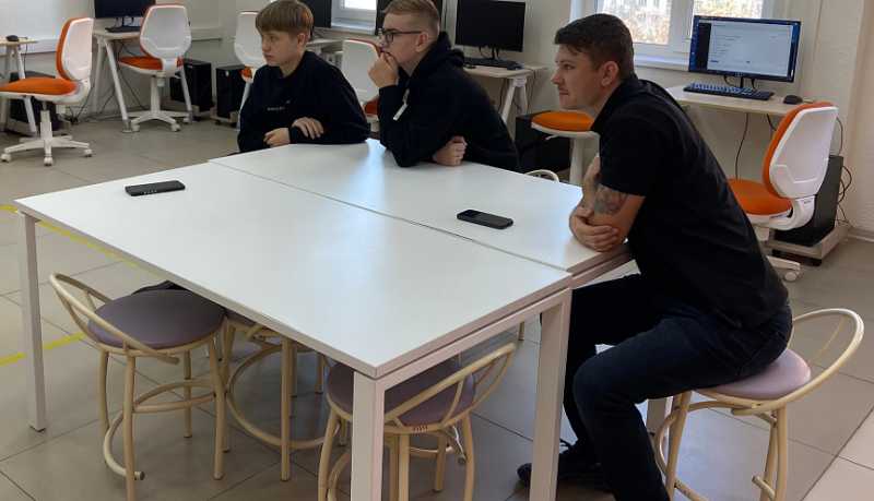 Телемост в мире цифровых чудес: школьники представили VR проекты на платформе Varwin