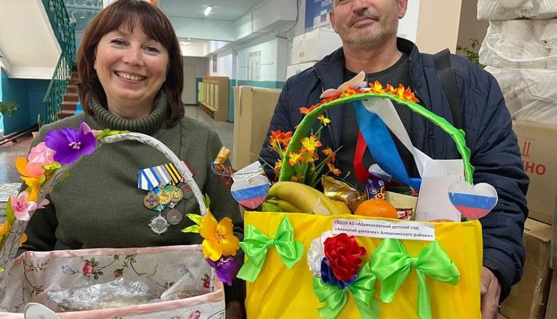 Теплую зимнюю одежду получили школьники Херсонской области от новороссийских волонтеров  