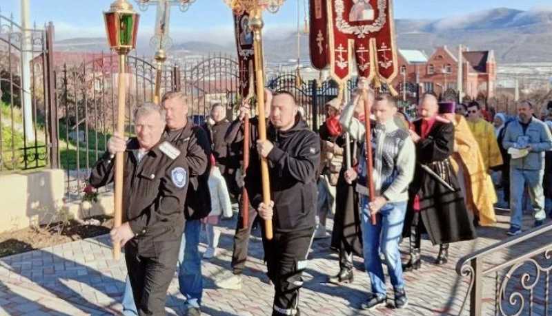 В честь Дня памяти святого благоверного великого князя Александра Невского в Новороссийске прошли молебны и крестный ход