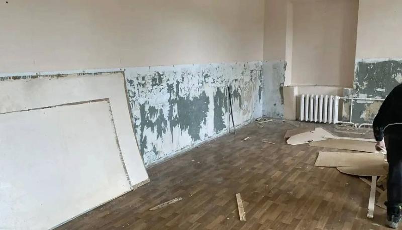 В Детской школе искусств станицы Раевской начался масштабный ремонт одного из учебных зданий