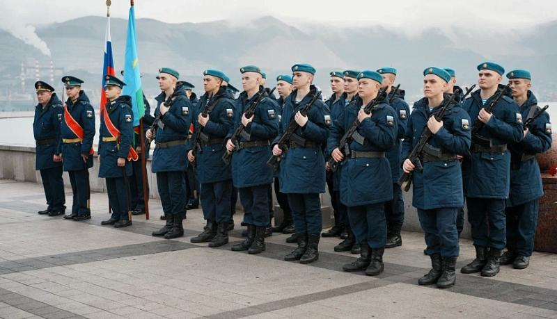 В городе-герое Новороссийске в День Неизвестного Солдата почтили память воинов, без вести пропавших на полях сражений