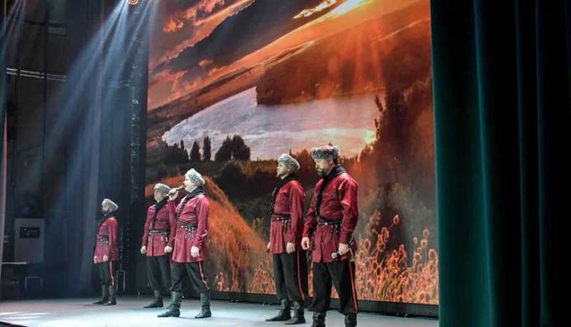 В Краснодаре в преддверии профессионального праздника наградили лучших энергетиков Кубани