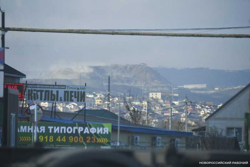 В Новороссийске на мусорном полигоне выросли новые мусорные горы