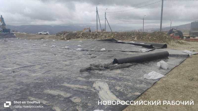 В Новороссийске на мусорном полигоне выросли новые мусорные горы