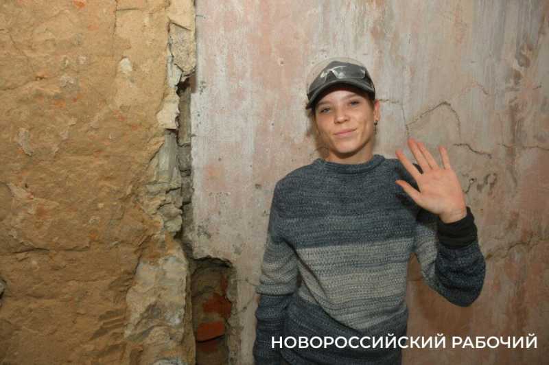 В Новороссийске Наталья Черноиванова &laquo;ставит&raquo; руку особенным штукатурам. Кто возьмет на работу детей с ОВЗ