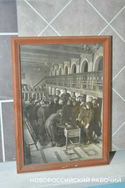 В Новороссийске Наталья Черноиванова &laquo;ставит&raquo; руку особенным штукатурам. Кто возьмет на работу детей с ОВЗ