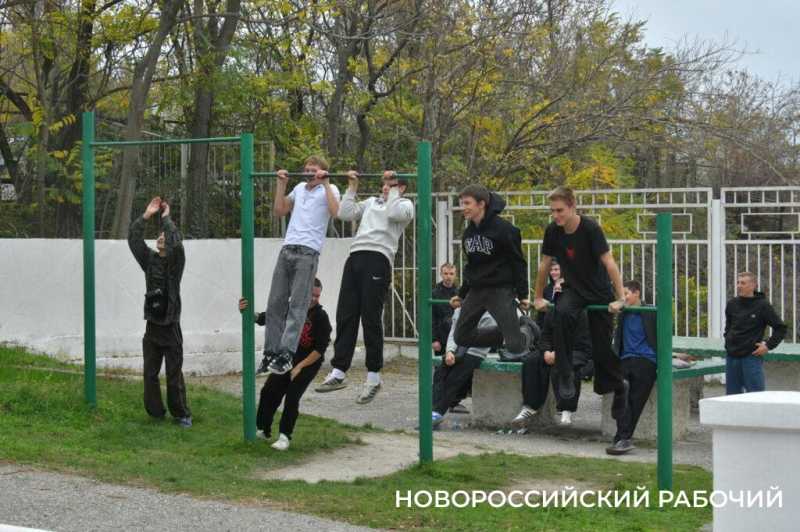 В Новороссийске Наталья Черноиванова &laquo;ставит&raquo; руку особенным штукатурам. Кто возьмет на работу детей с ОВЗ