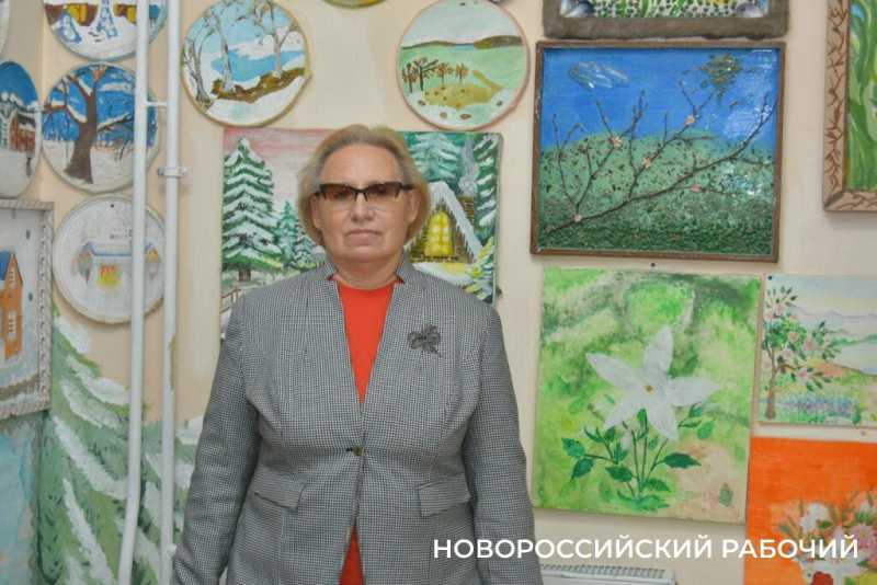 В Новороссийске Наталья Черноиванова &laquo;ставит&raquo; руку особенным штукатурам. Кто возьмет на работу детей с ОВЗ