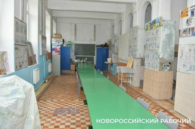 В Новороссийске Наталья Черноиванова &laquo;ставит&raquo; руку особенным штукатурам. Кто возьмет на работу детей с ОВЗ