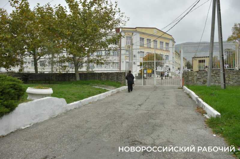 В Новороссийске Наталья Черноиванова &laquo;ставит&raquo; руку особенным штукатурам. Кто возьмет на работу детей с ОВЗ