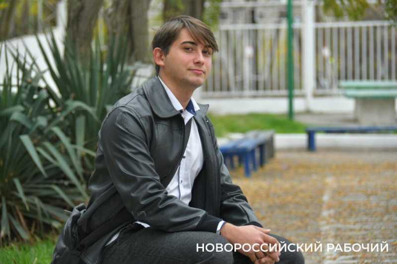 В Новороссийске Наталья Черноиванова &laquo;ставит&raquo; руку особенным штукатурам. Кто возьмет на работу детей с ОВЗ