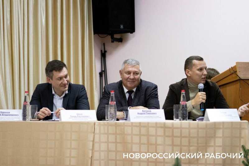 В Новороссийске обсуждали ИИ: возможности и опасности &nbsp;