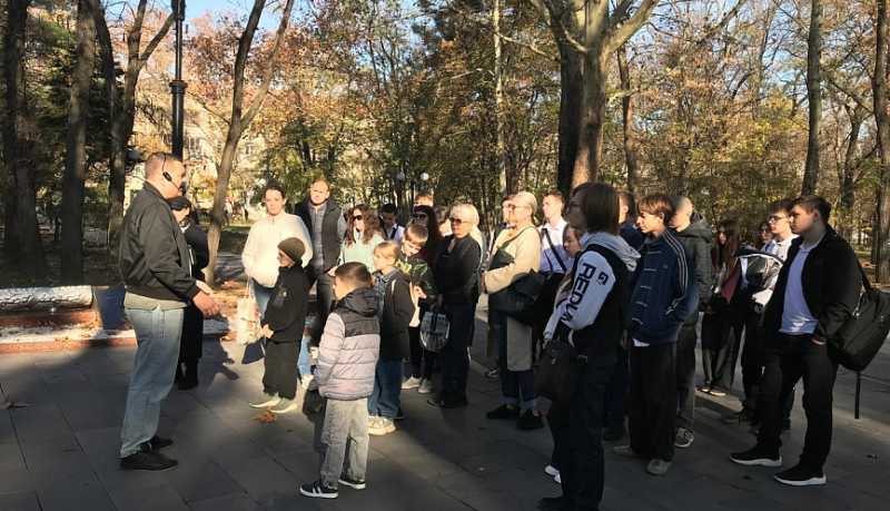 В Новороссийске организовали экскурсию по местам боевой слав для молодёжи и членов национально-культурных обществ города-героя