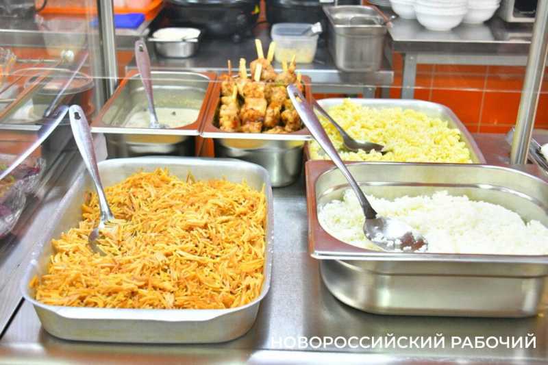 В Новороссийске открылась третья бесплатная столовая для малоимущих и ждет посетителей &nbsp;