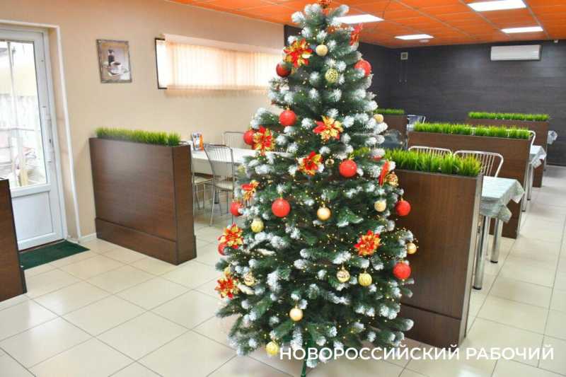 В Новороссийске открылась третья бесплатная столовая для малоимущих и ждет посетителей &nbsp;