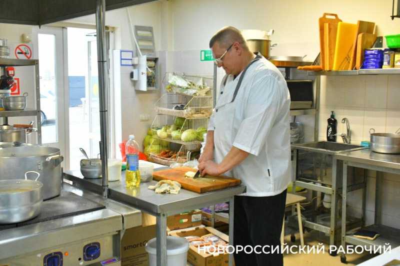 В Новороссийске открылась третья бесплатная столовая для малоимущих и ждет посетителей &nbsp;