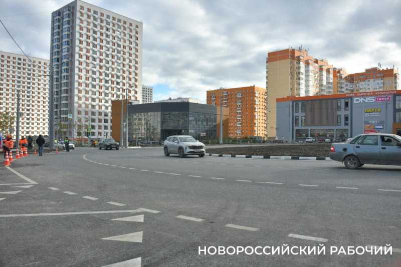 В Новороссийске открыли транспортную развязку. Обкатываем. Привыкаем